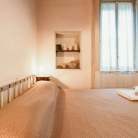 Appartamento Library - Villa Candela Apartment