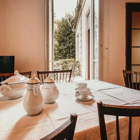 Appartamento Library - Villa Candela Apartment