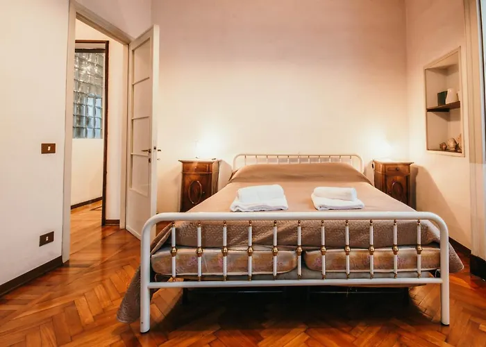 Library - Candela Apartman Stresa