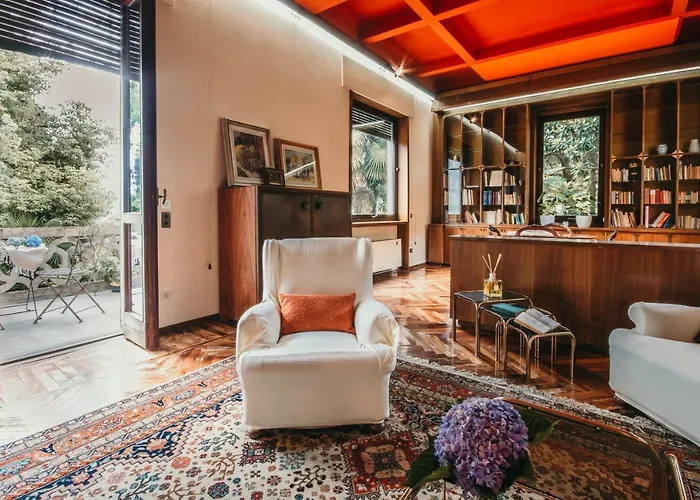 Library - Candela Apartman