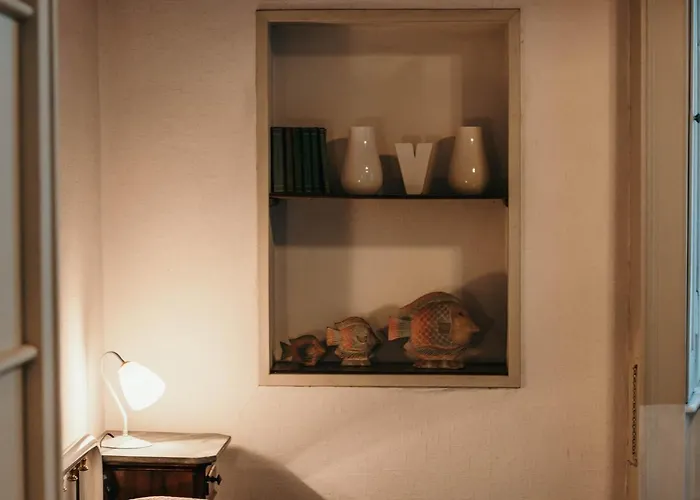 Library - Candela Apartman *