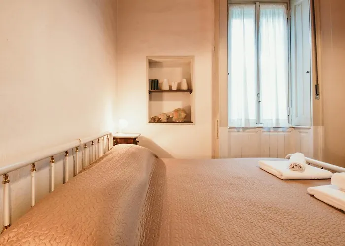 Library - Candela Apartman