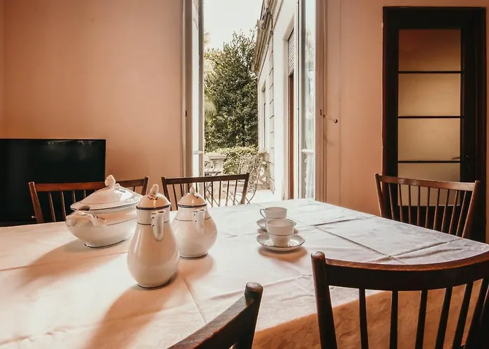 Library - Candela Apartman