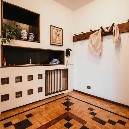 Library - Candela Apartment *